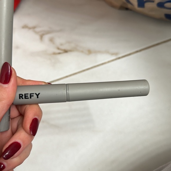 REFY
Lip Sculpt Lip Liner and Setter - Picture 1 of 2